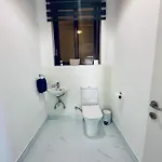 New, Modern And Spacious In 아파트