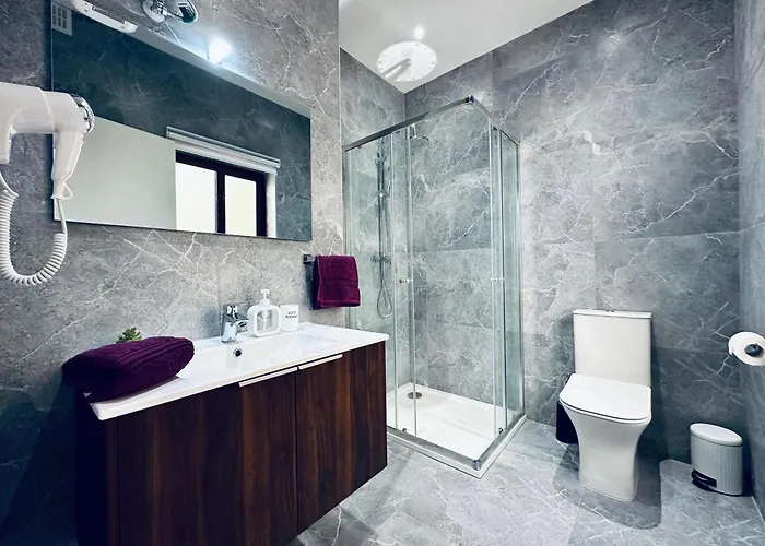 Apartment New, Modern And Spacious 4br In *